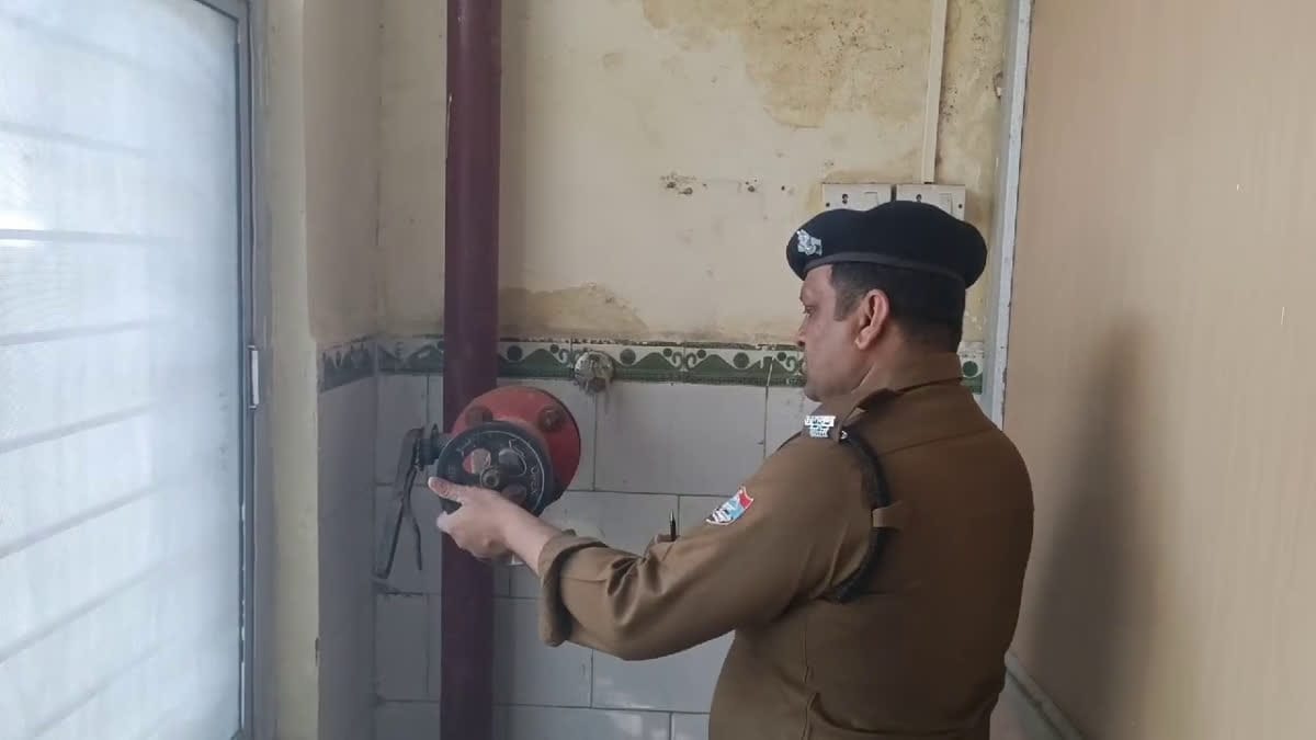 हल्द्वानी: अस्पतालों की अग्नि सुरक्षा में लापरवाही उजागर, प्रशासन ने दिए सख्त निर्देश 2 हल्द्वानी: अस्पतालों की अग्नि सुरक्षा में लापरवाही उजागर, प्रशासन ने दिए सख्त निर्देश