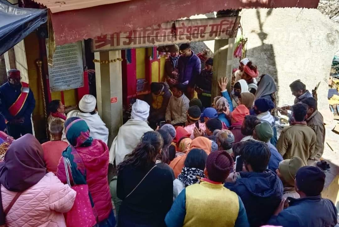 श्री बदरीनाथ धाम में शीतकाल की तैयारियों के तहत कपाट बंद होने की प्रक्रिया शुरू 2 श्री बदरीनाथ धाम में शीतकाल की तैयारियों के तहत कपाट बंद होने की प्रक्रिया शुरू