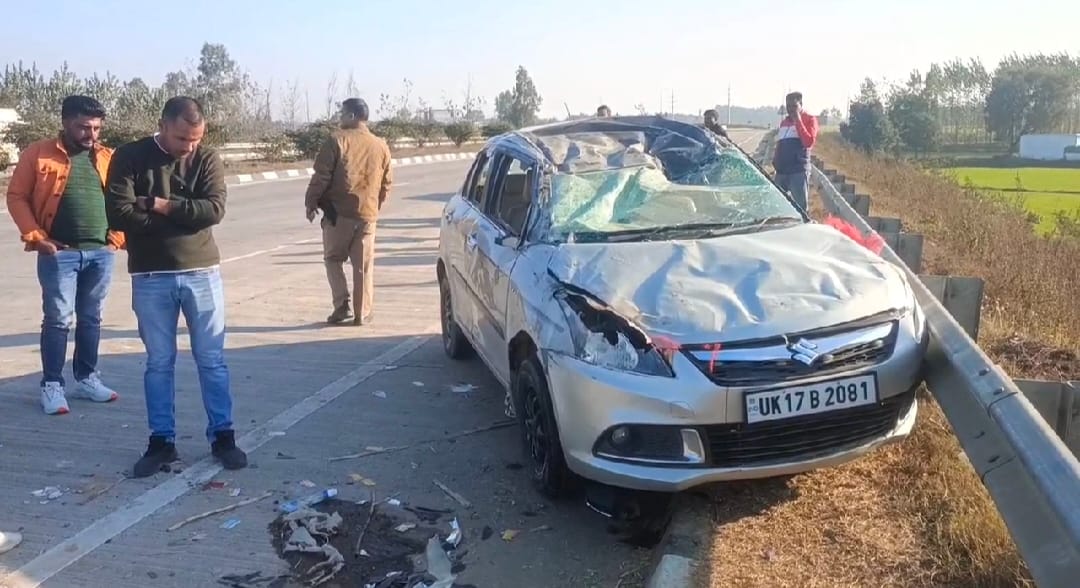 दिल्ली-देहरादून हाईवे पर बड़ा हादसा: बारातियों की कार दुर्घटनाग्रस्त, दो युवकों की मौत 2 दिल्ली-देहरादून हाईवे पर बड़ा हादसा: बारातियों की कार दुर्घटनाग्रस्त, दो युवकों की मौत