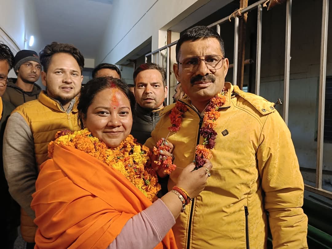 SRINAGAR UTTARAKHAND NIKAY CHUNAV RESULT: श्रीनगर नगर निगम में बड़ा उलटफेर, निर्दलीय आरती भंडारी ने जीत दर्ज की, हुई आधिकारिक घोषणा 6 SRINAGAR UTTARAKHAND NIKAY CHUNAV RESULT: श्रीनगर नगर निगम में बड़ा उलटफेर, निर्दलीय आरती भंडारी ने जीत दर्ज की, हुईआधिकारिक घोषणा