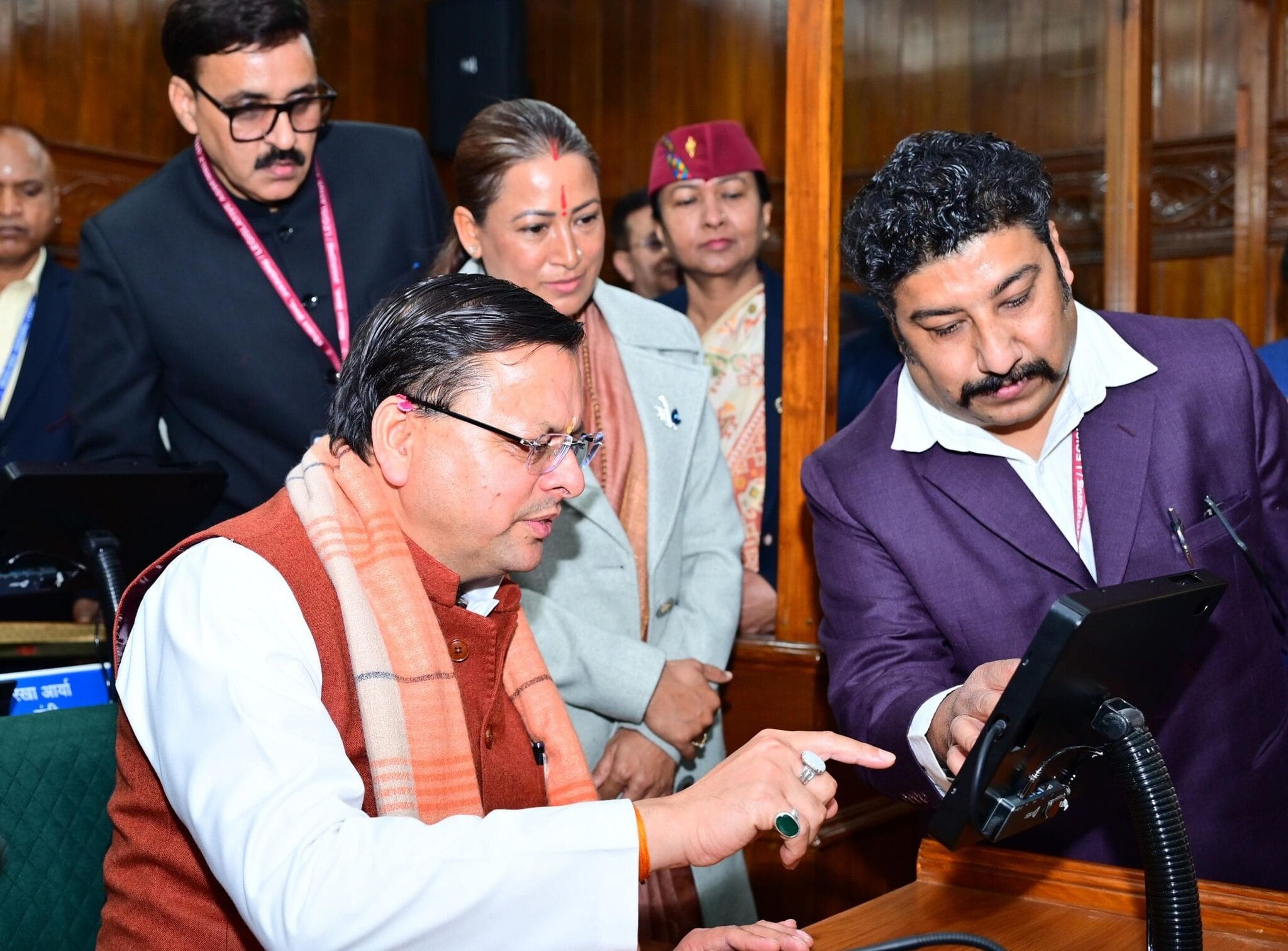 उत्तराखंड विधानसभा हुई डिजिटल, मुख्यमंत्री ने किया NeVA e-Vidhan एप्लीकेशन का लोकार्पण 2 उत्तराखंड विधानसभा हुई डिजिटल, मुख्यमंत्री ने किया NeVA e-Vidhan एप्लीकेशन का लोकार्पण