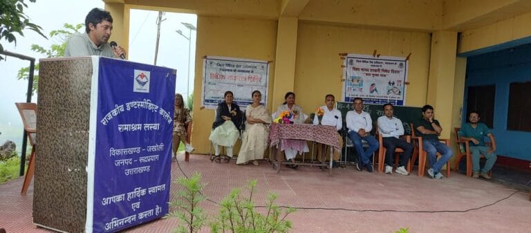 रुद्रप्रयाग: राजकीय इंटर कॉलेज रामाश्रम में विधिक जागरूकता शिविर सम्पन्न, साइबर अपराध, बाल सुरक्षा और नागरिक अधिकारों पर दी गई जानकारी