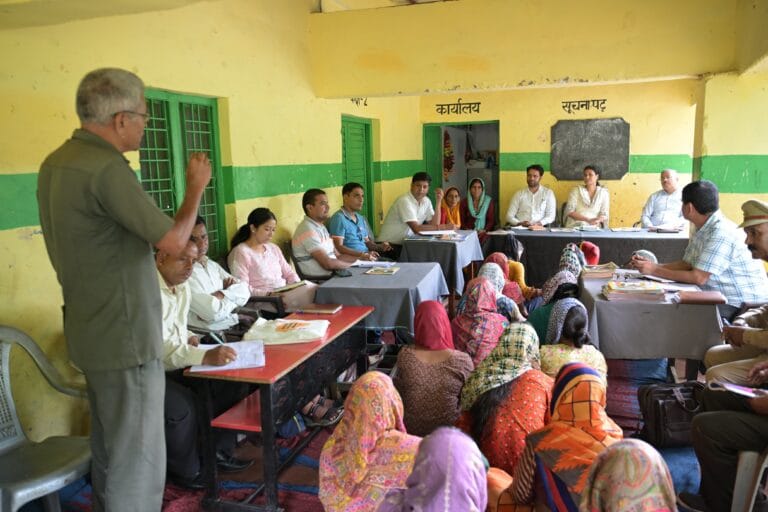 रुद्रप्रयाग जनपद के विकास खंड अगस्त्यमुनि के ग्राम तूना में आयोजित हुआ जन संवाद एवं जनता दरबार, ग्रामीणों की समस्याएँ दर्ज