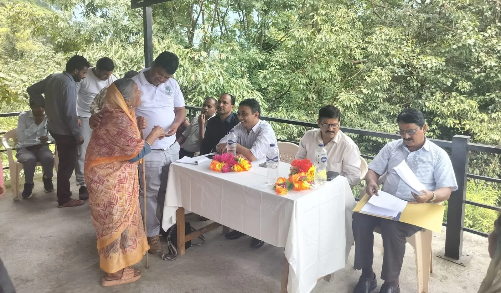 सरकार जनता के द्वार कार्यक्रम के अंतर्गत ग्राम पंचायत भेत-सेम (विकासखण्ड ऊखीमठ) में आयोजित हुआ जनता दरबार