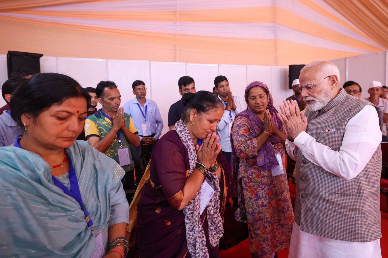 पीएम मोदी ने देहरादून में की समीक्षा बैठक, आपदा राहत के लिए केंद्र से 1200 करोड़ की सहायता