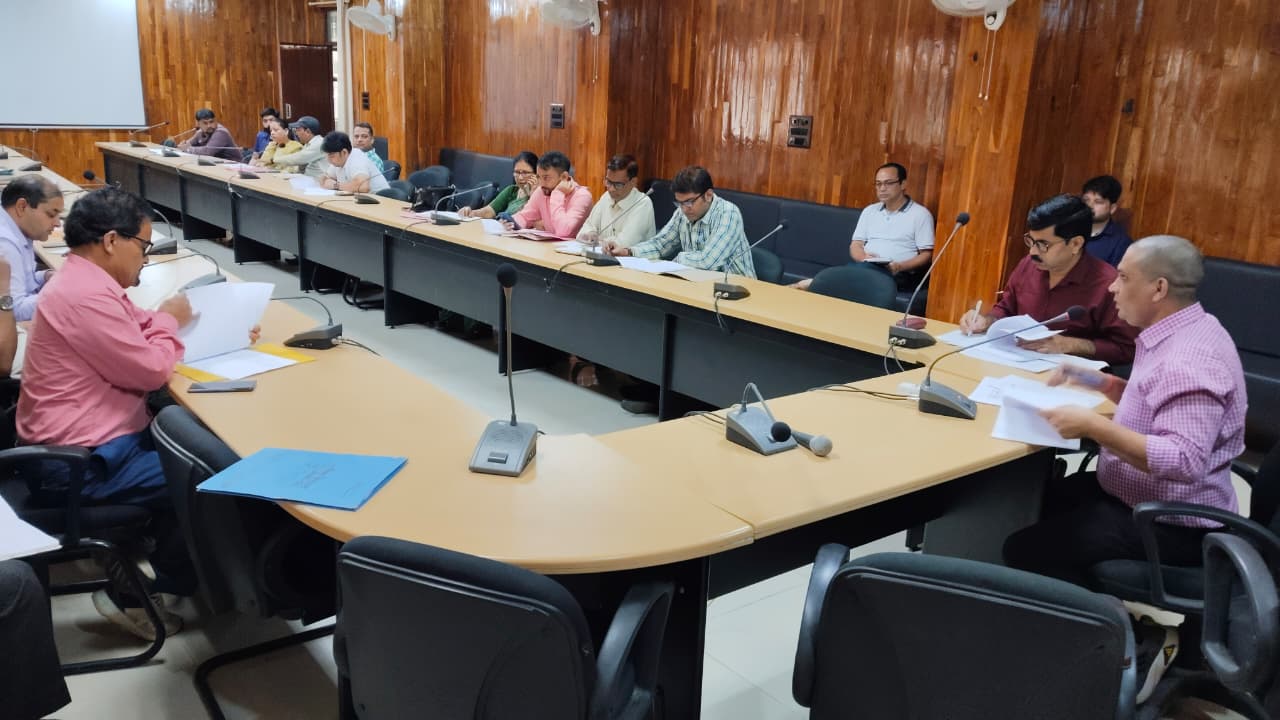 रुद्रप्रयाग में योजनाओं की समीक्षा बैठक सम्पन्न, बाधाओं को दूर करने पर जोर 2 रुद्रप्रयाग में योजनाओं की समीक्षा बैठक सम्पन्न, बाधाओं को दूर करने पर जोर