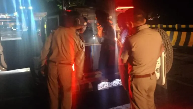 Rudraprayag News: गुप्तकाशी में स्कूटी से 17 बोतल अवैध शराब बरामद, एक गिरफ्तार