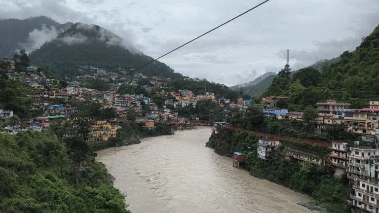 मानसून के दौरान आपदा प्रबंधन की तैयारियों के तहत रुद्रप्रयाग में स्थित हेलीपैड।
